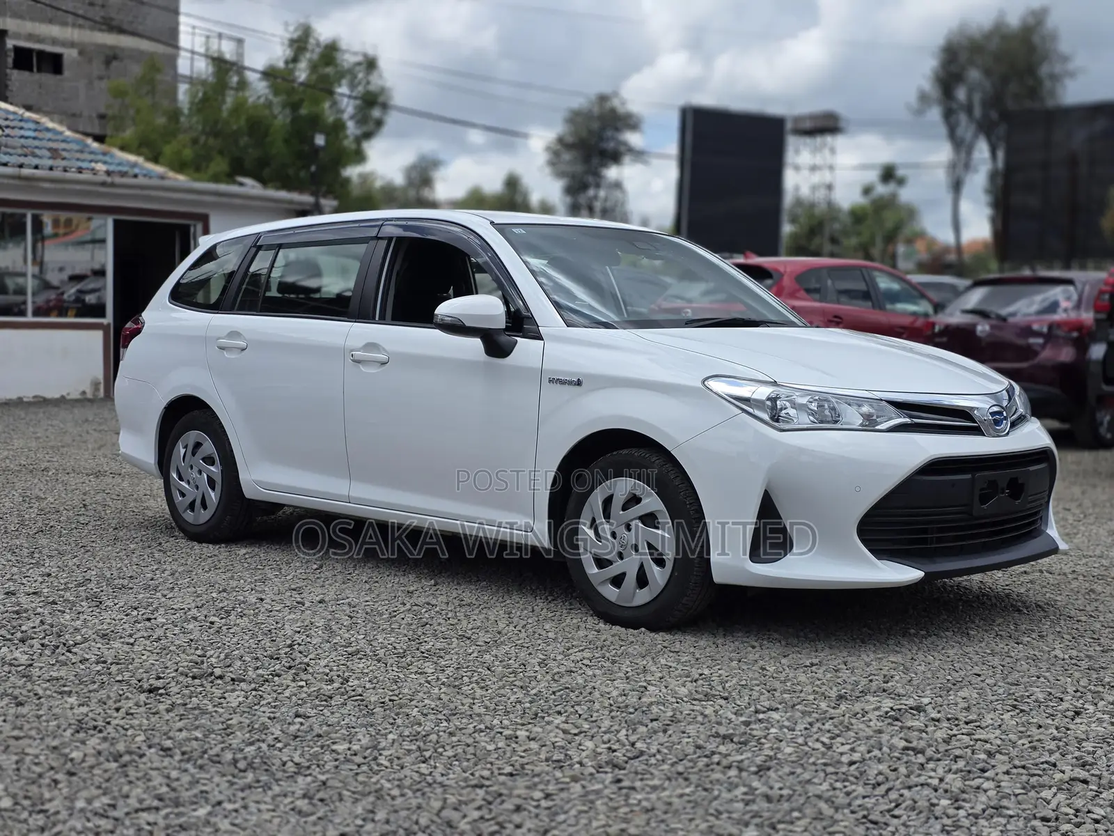 Toyota Corolla Fielder 1.5 Hybrid FWD 2019 White
