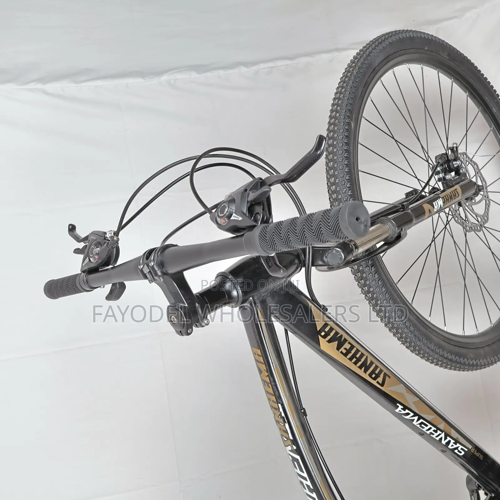 Sanhema Bike – 26′′ 21-Speed Adventure Bike