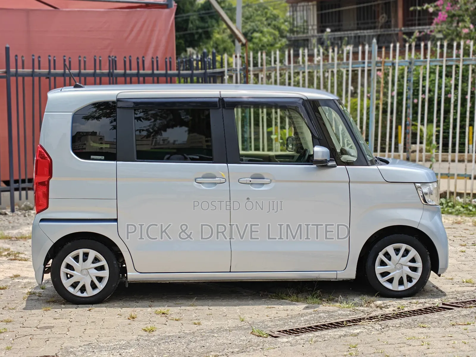 Honda N-Box 2018 Blue