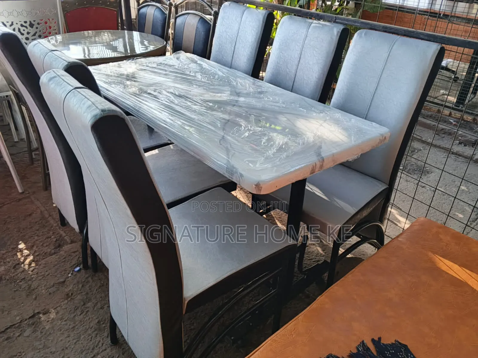 6 Seater Dinning Table