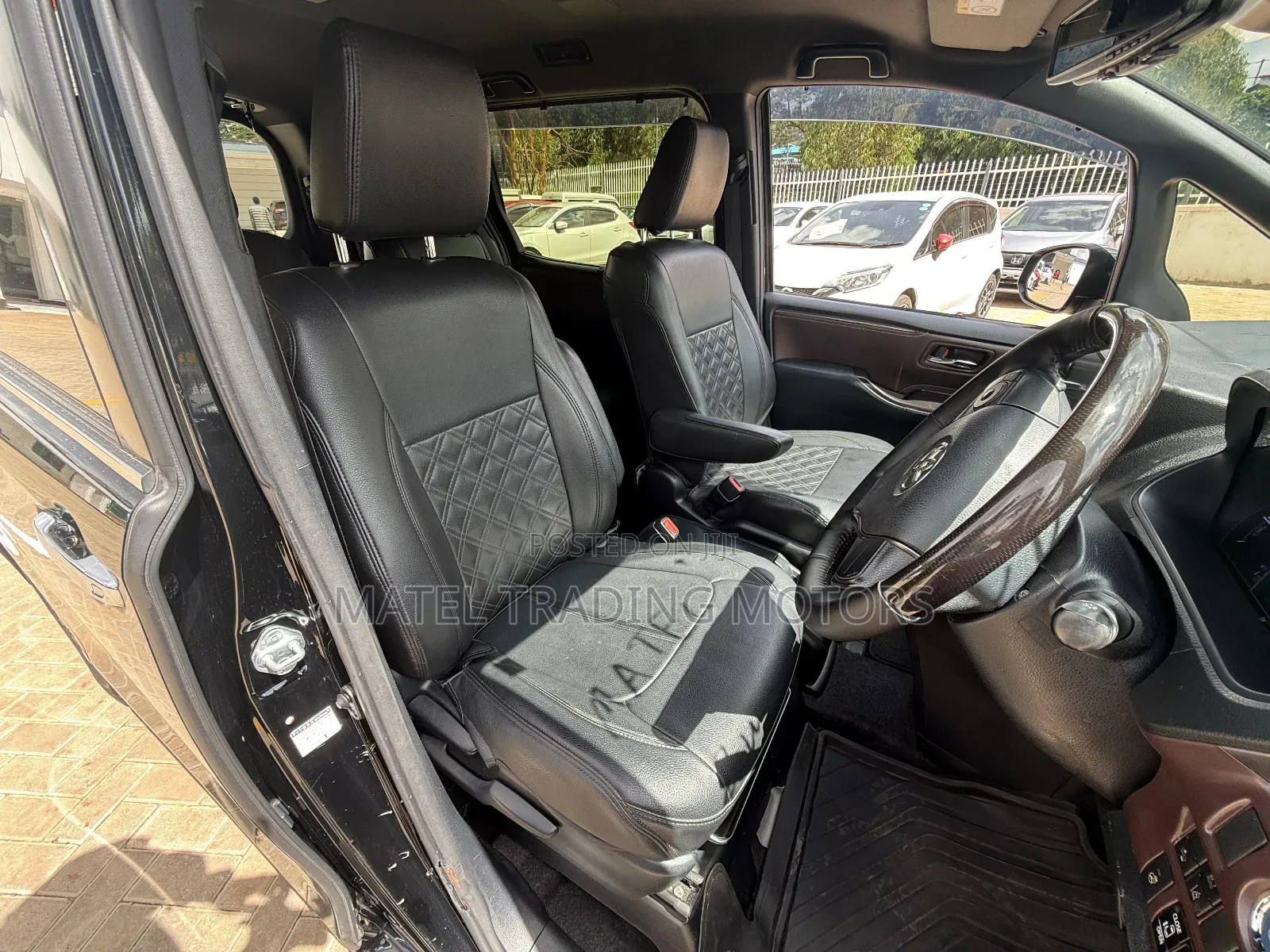 Toyota Esquire 1.8 FWD Hybrid (7 seater) 2019 Black