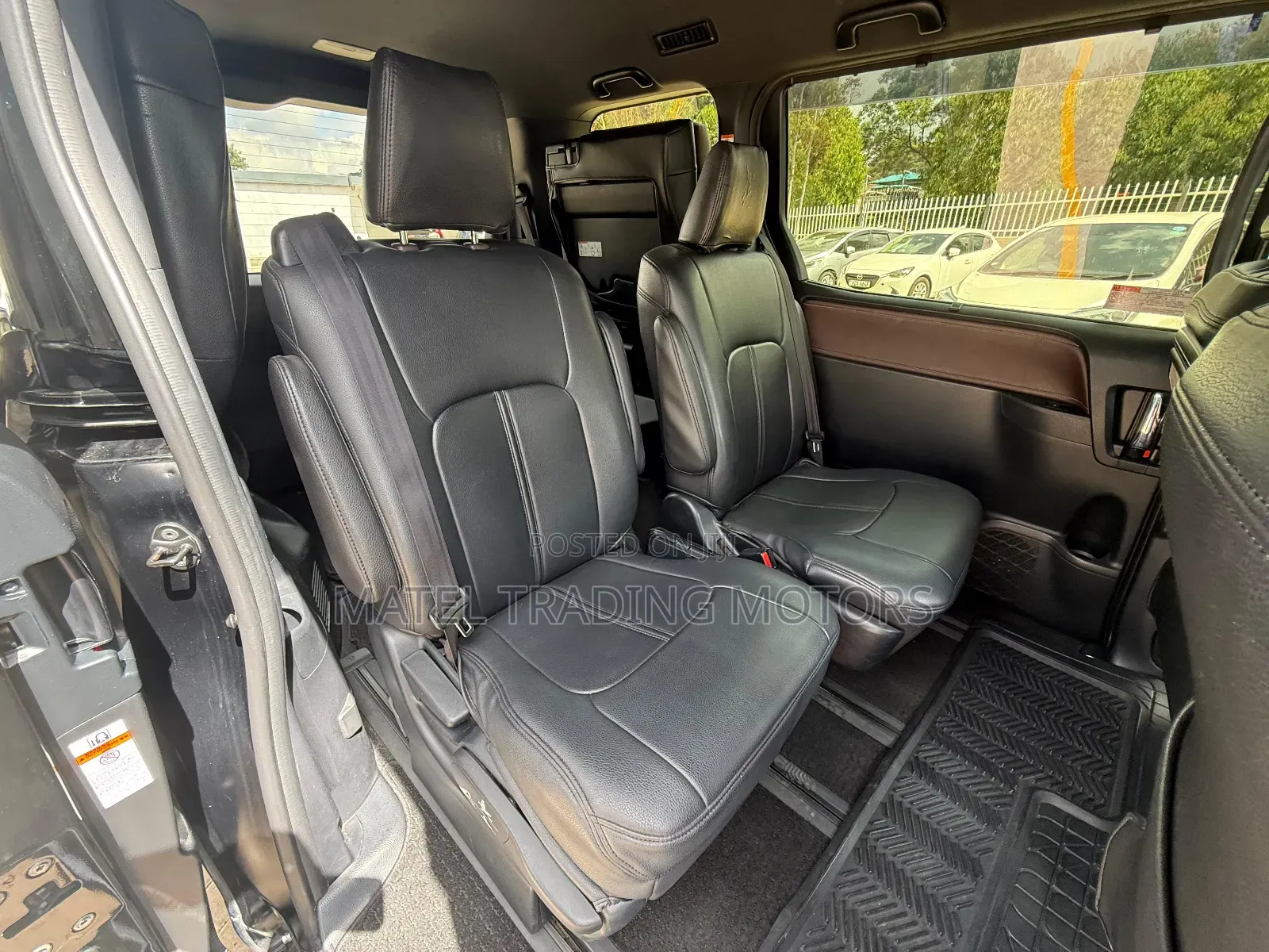Toyota Esquire 1.8 FWD Hybrid (7 seater) 2019 Black