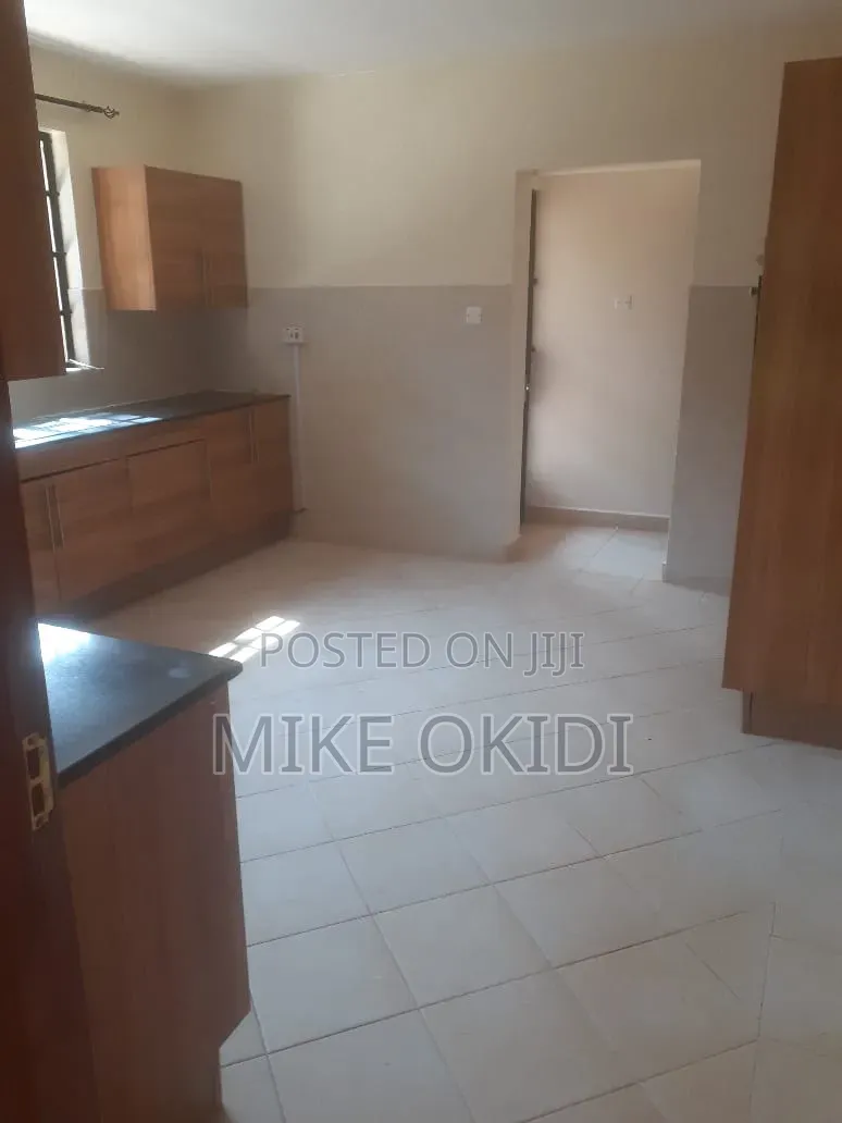5bdrm Mansion in Miotoni, Hardy for rent