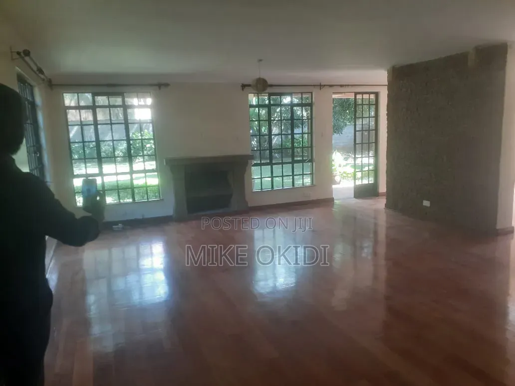 5bdrm Mansion in Miotoni, Hardy for rent