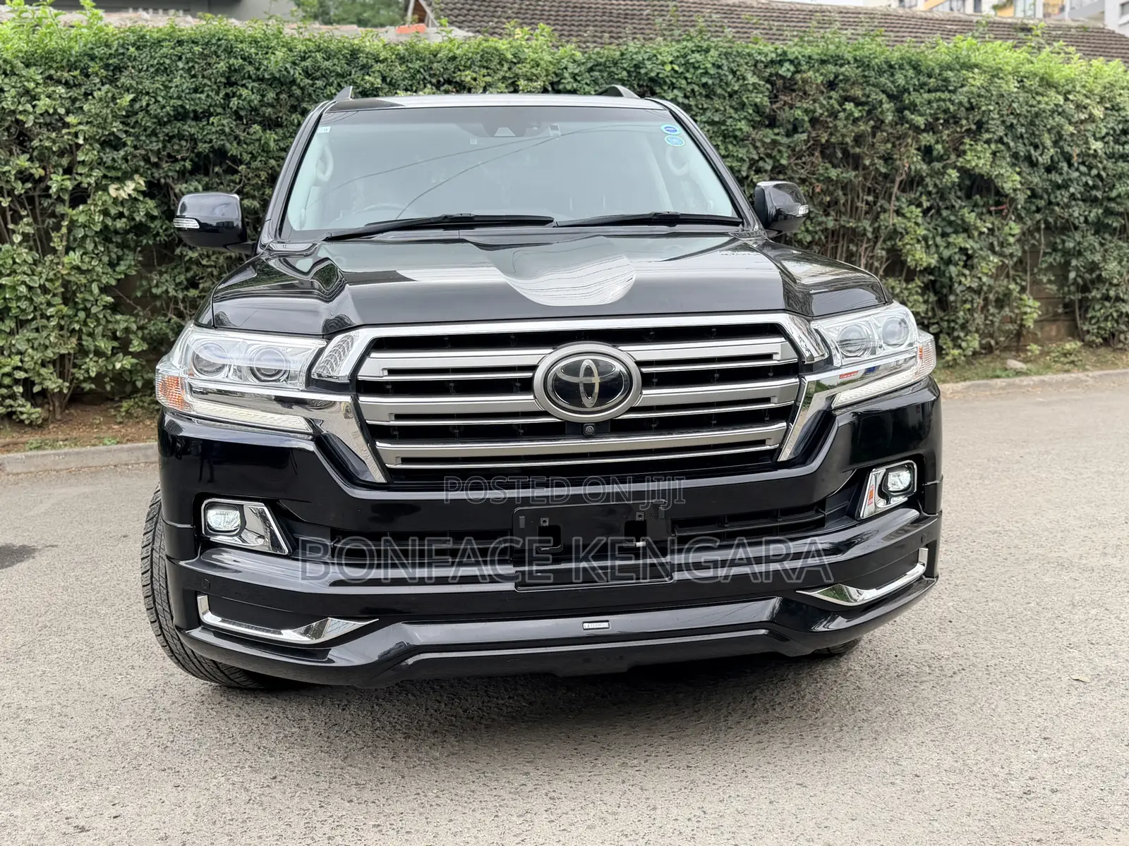 Toyota Land Cruiser 4.6 V8 AX G Selection 2018 Black