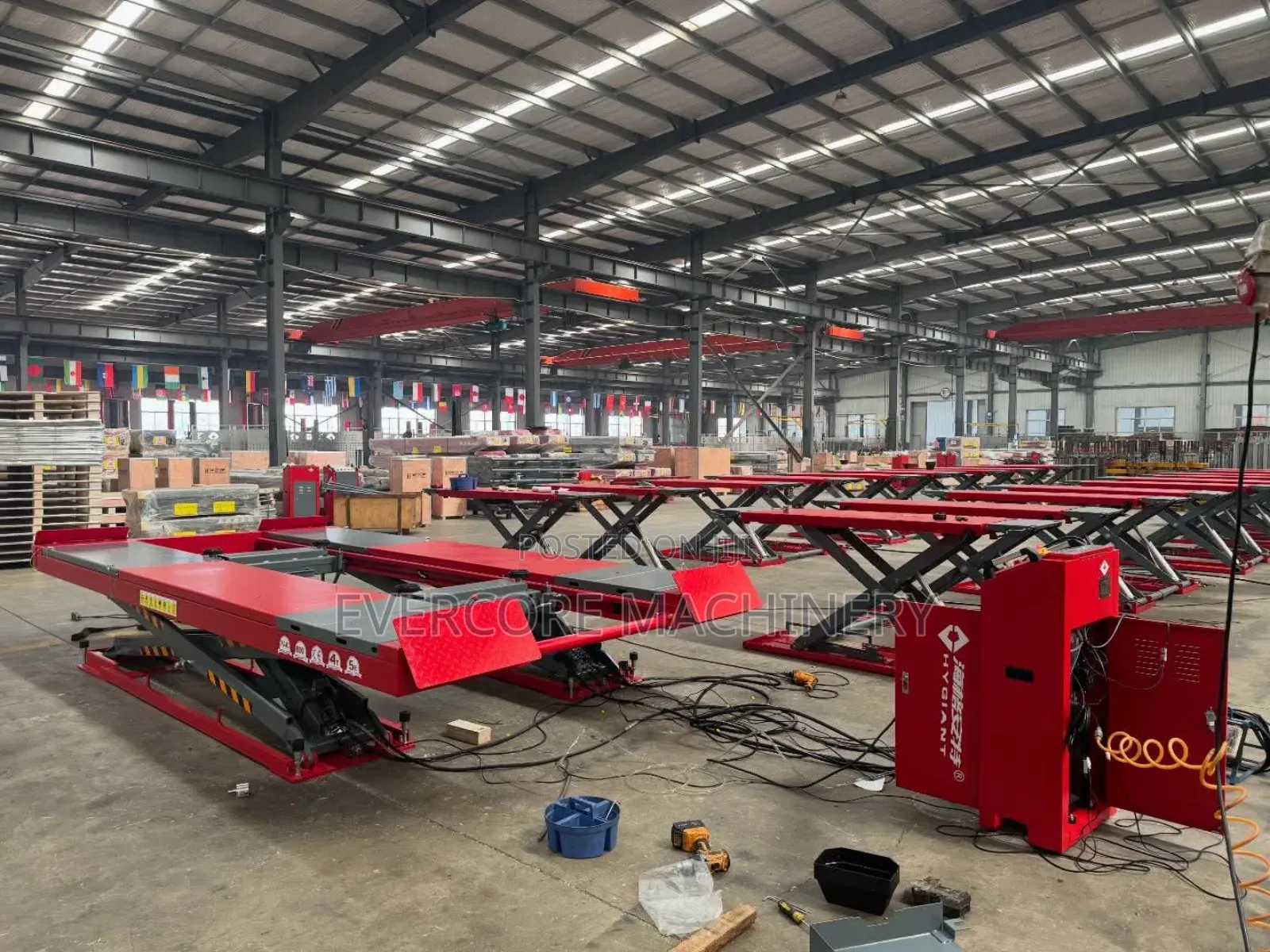Ccommercial Big Car Scissor Lift Machine 4tonne Capacity.