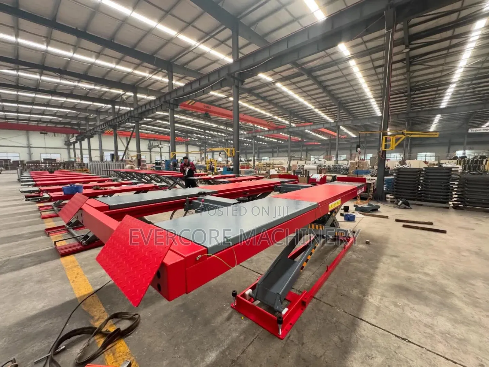 Ccommercial Big Car Scissor Lift Machine 4tonne Capacity.
