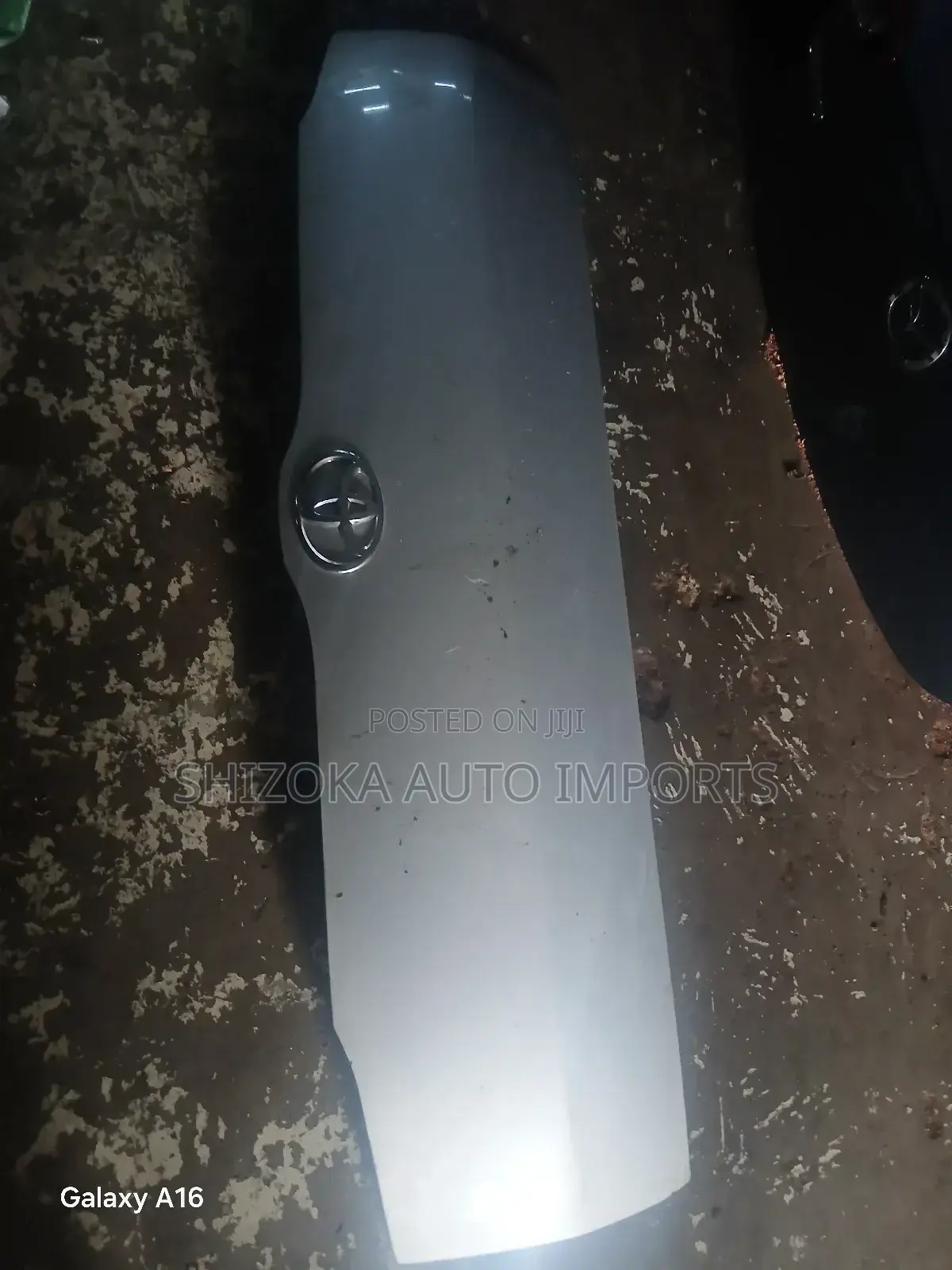Toyota Hiace 7l Bonnet / Hood Original Ex-Japan