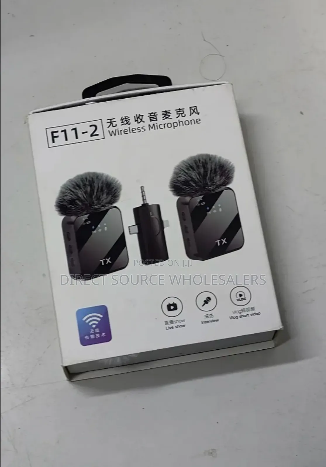 Lavalier Wireless Microphone F11-2 With a Noise Cancellation