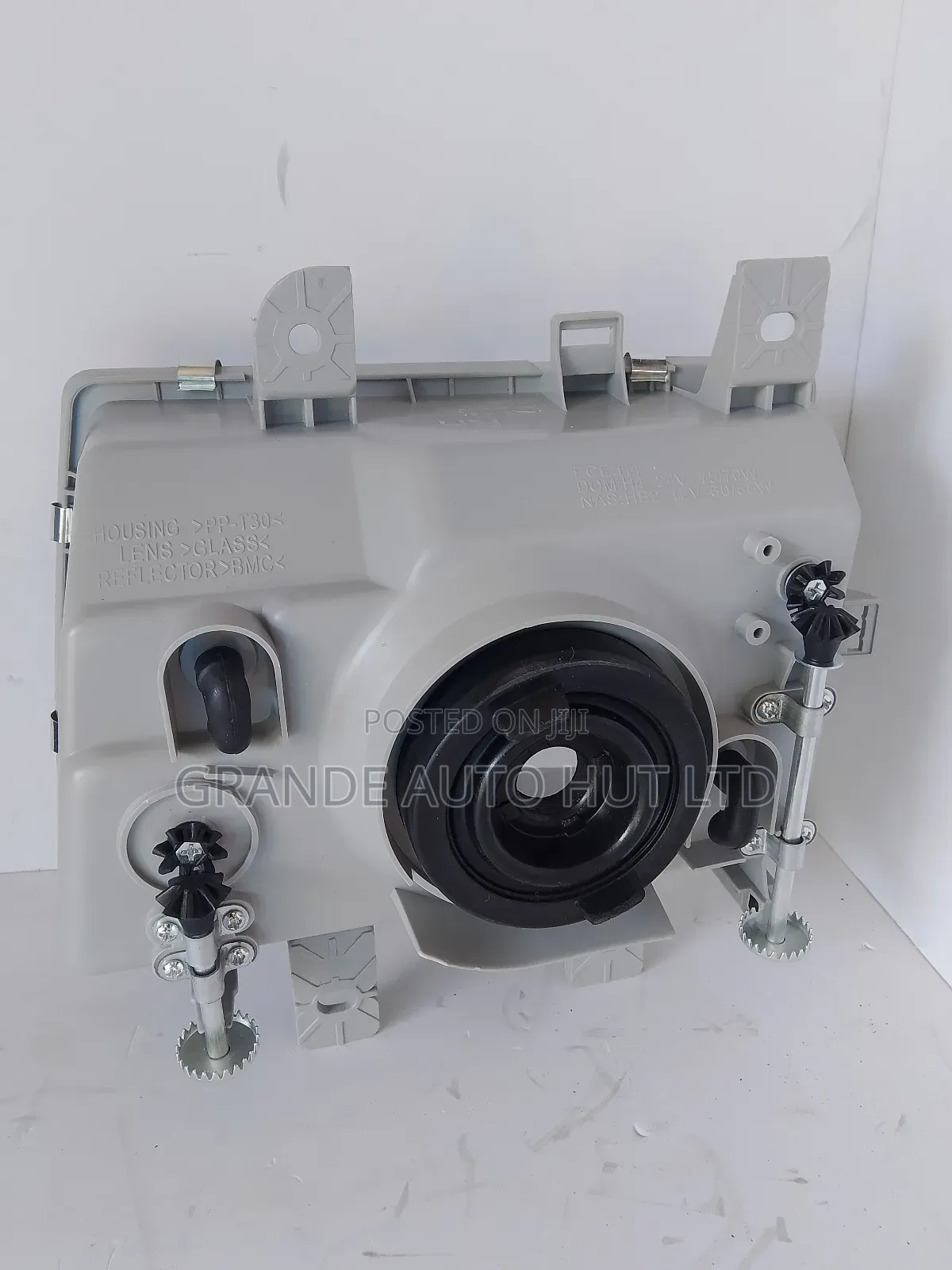 Right Head Lamp; Hyundai Hd65/72 (Genuine)