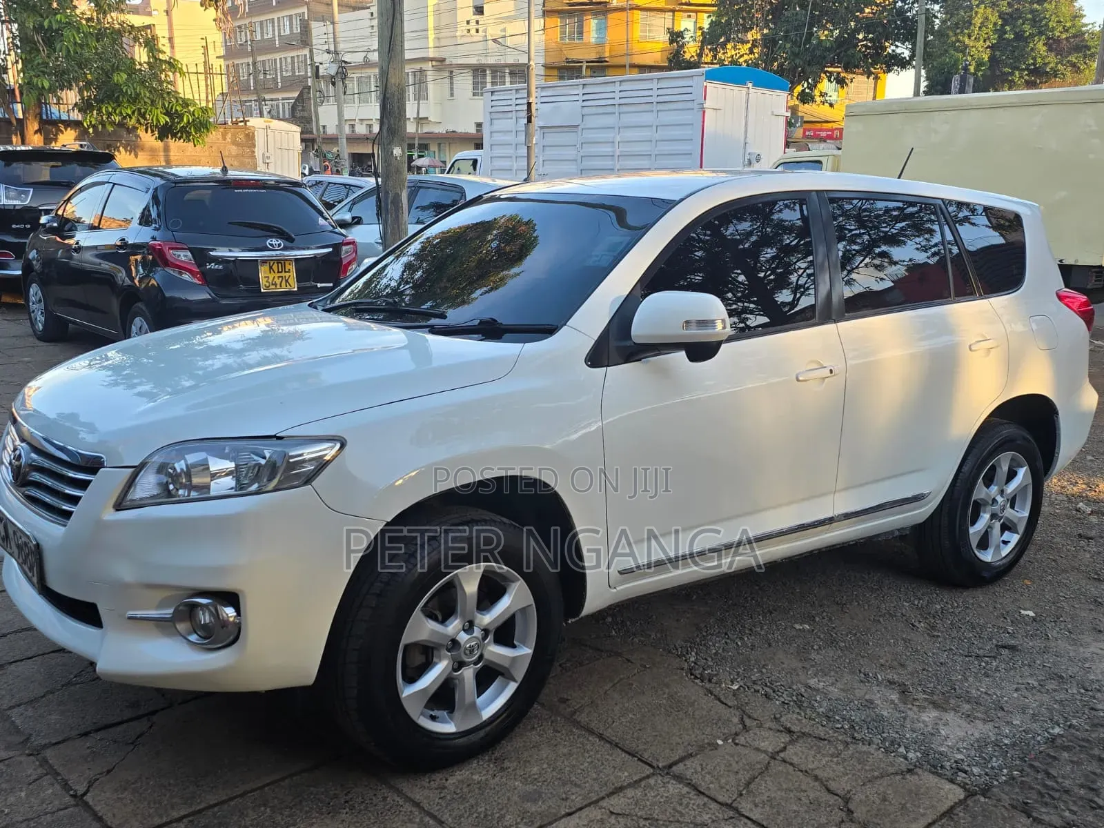 Toyota Vanguard 2013 White
