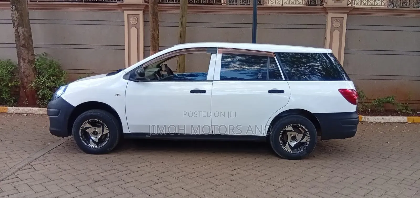 Nissan Wingroad 2010 White