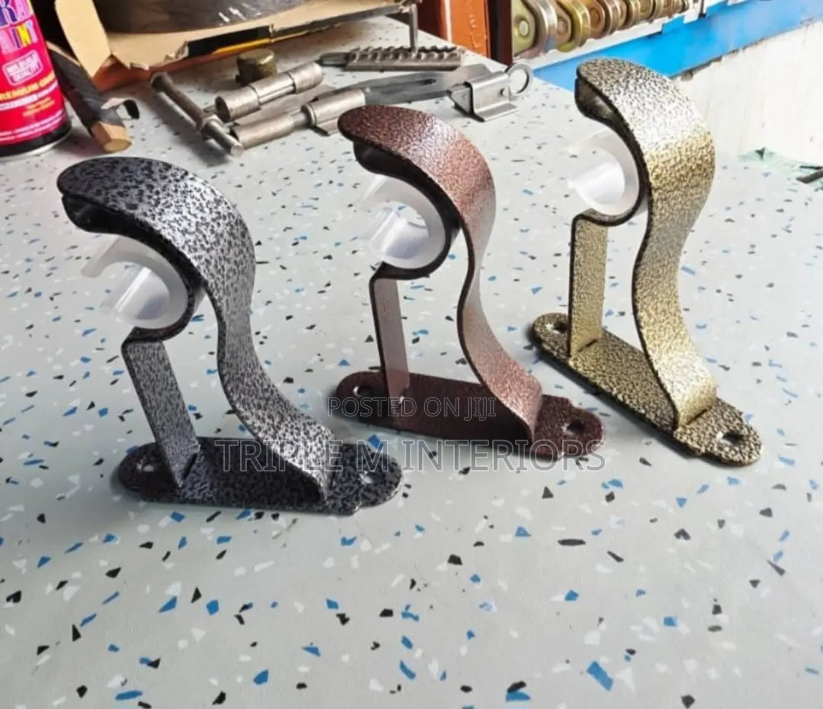Heavy-Duty Single Bracket | Powder Coated Finish