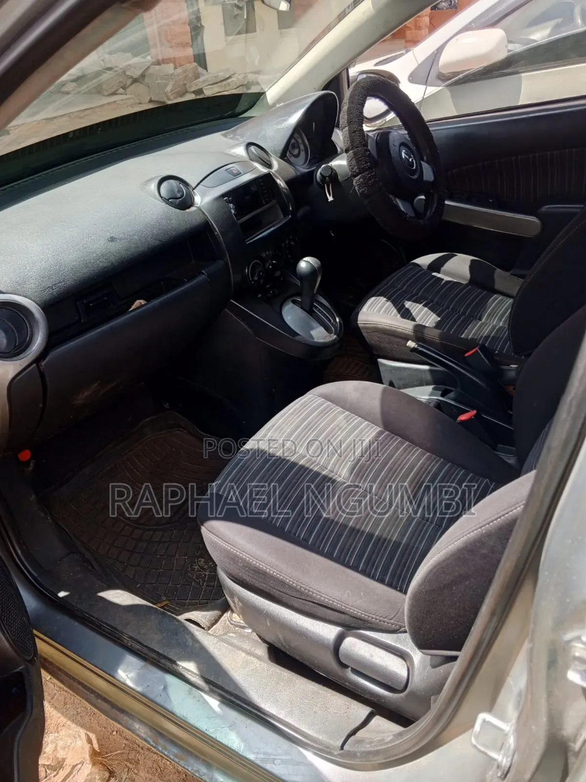 Mazda Demio 2011 Silver