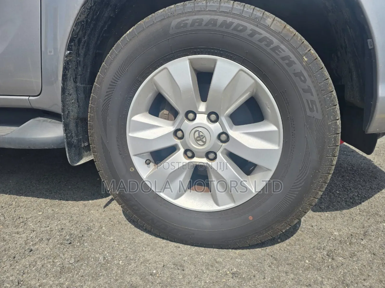 Toyota Hilux Revo Double Cab Deisel 2.4 AWD 2019 Silver