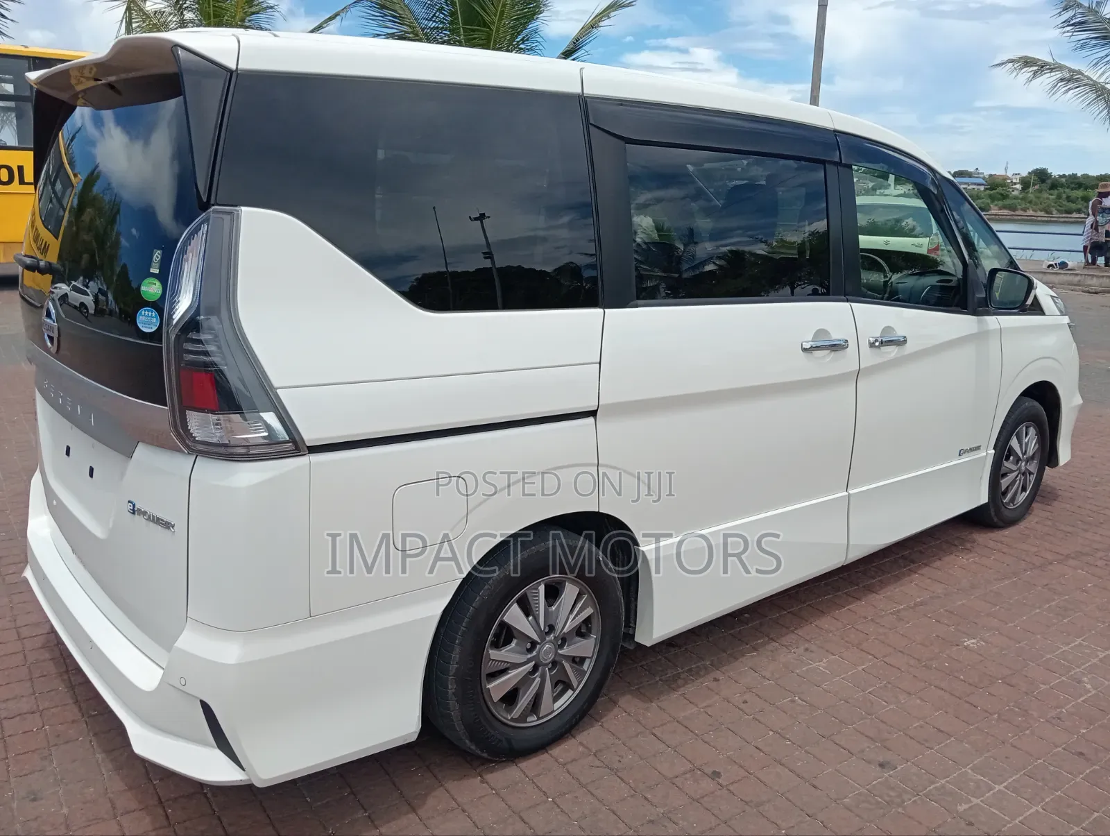 Nissan Serena 2019 Pearl