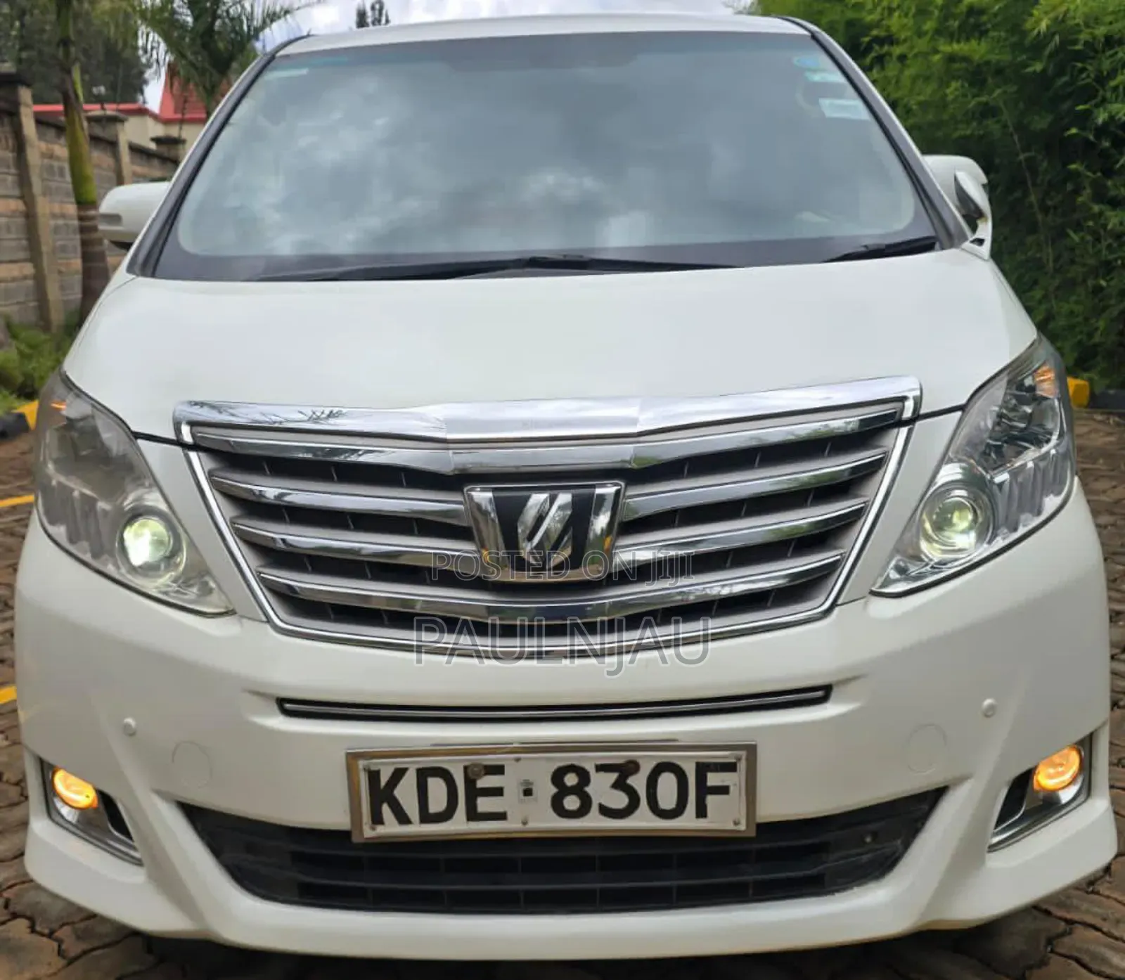 Toyota Alphard 2014