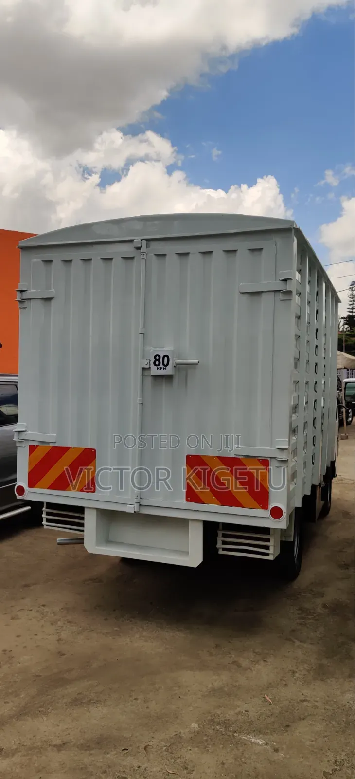 Isuzu Nhr55 Covered Body