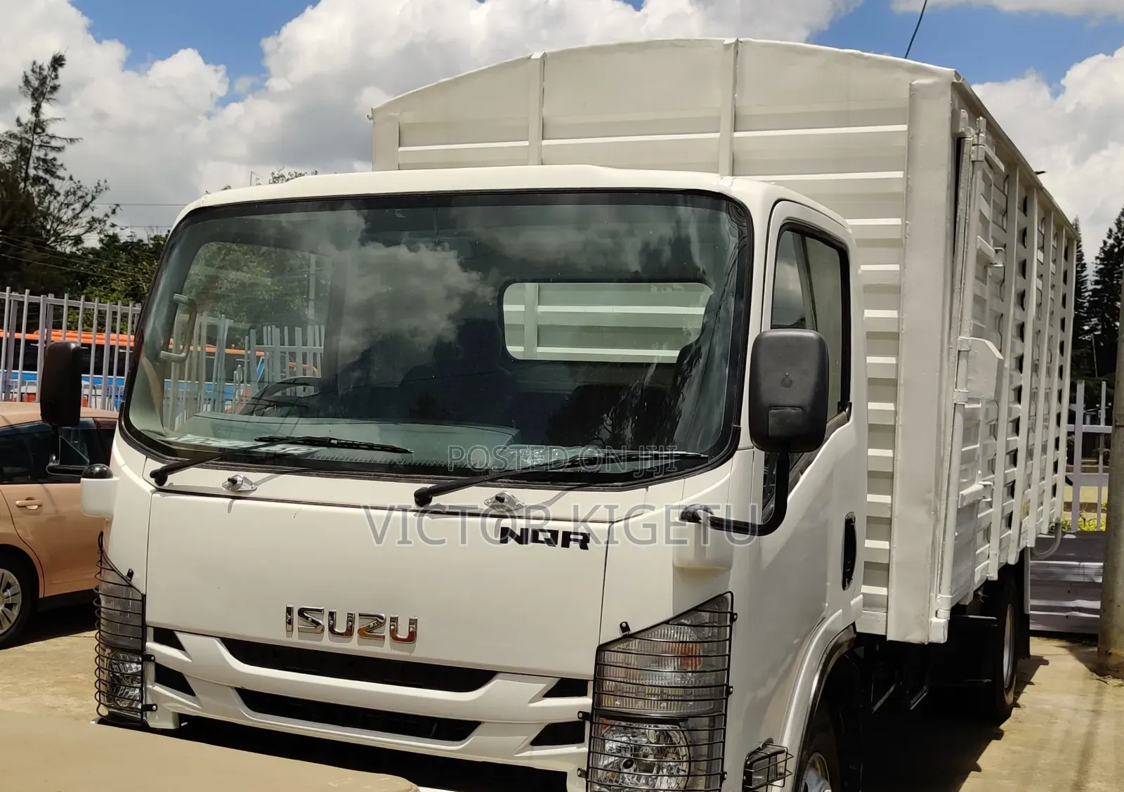 Isuzu NQR Enclosed Body
