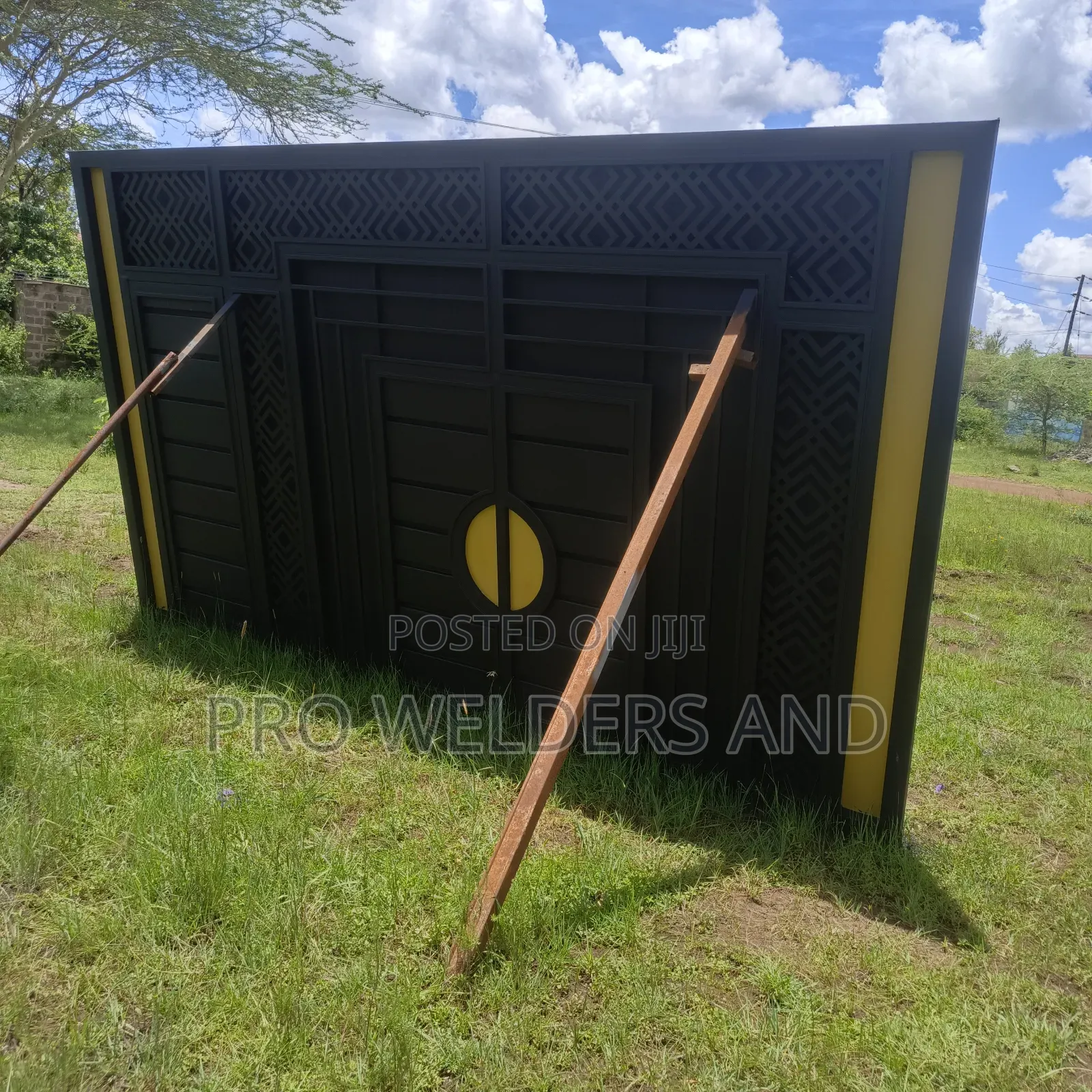 Luxury Steel Sliding Gates – Modern Designs With Installation