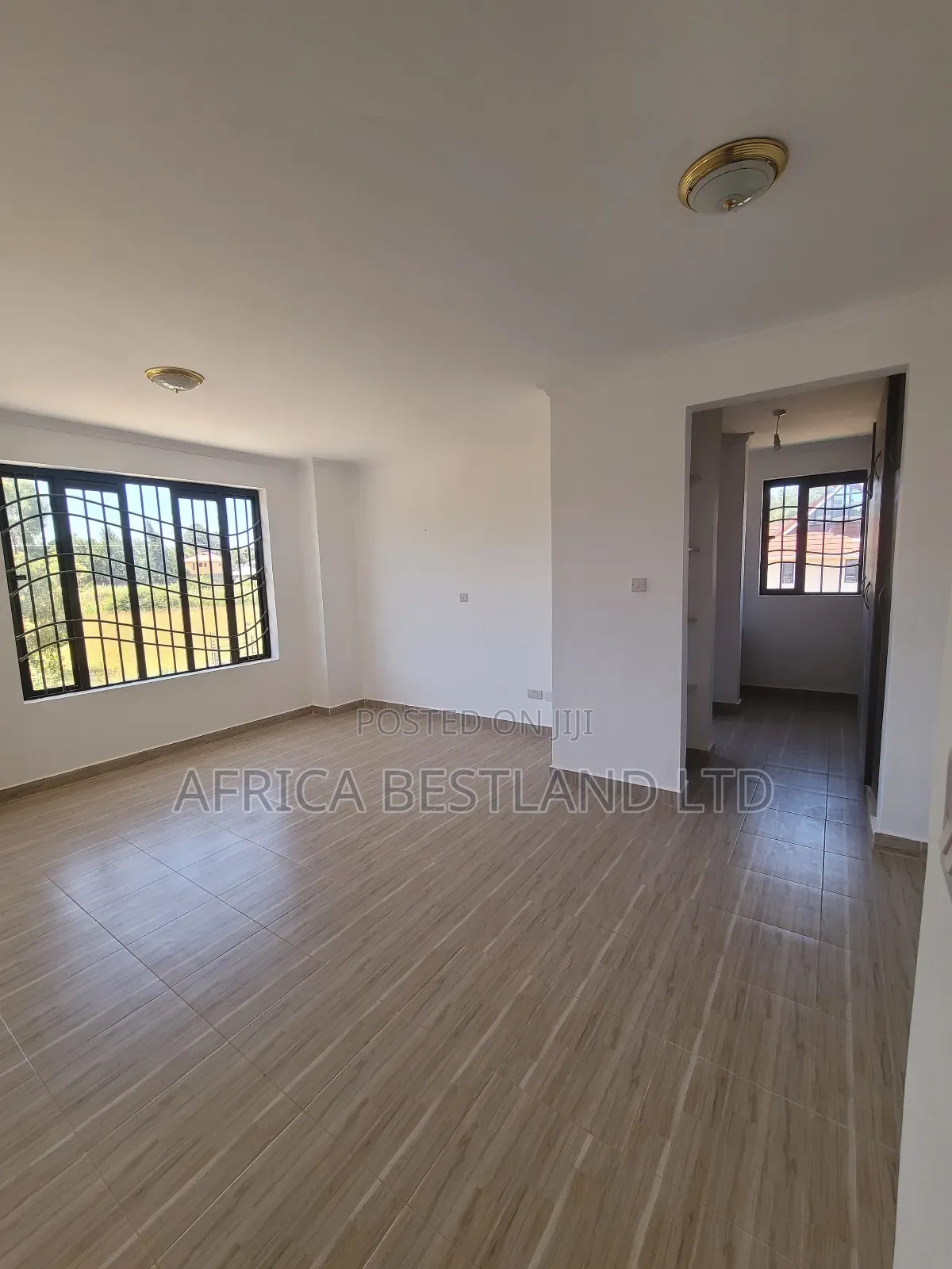 6bdrm Mansion in Njambu Tv, Karai for sale