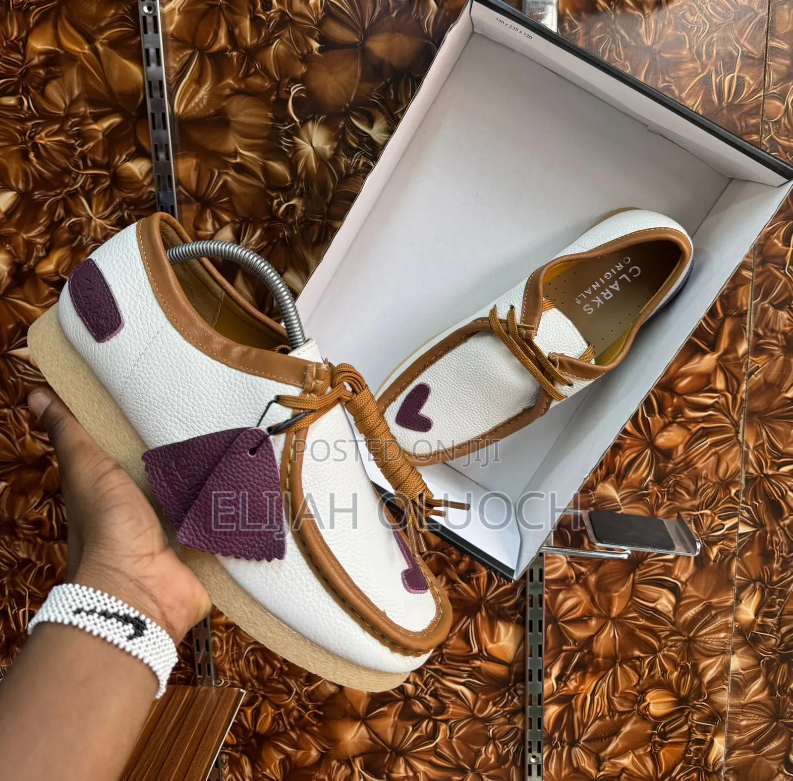 *Clarks Originals Claim a Seat*
39 40 41 42 43 44 45