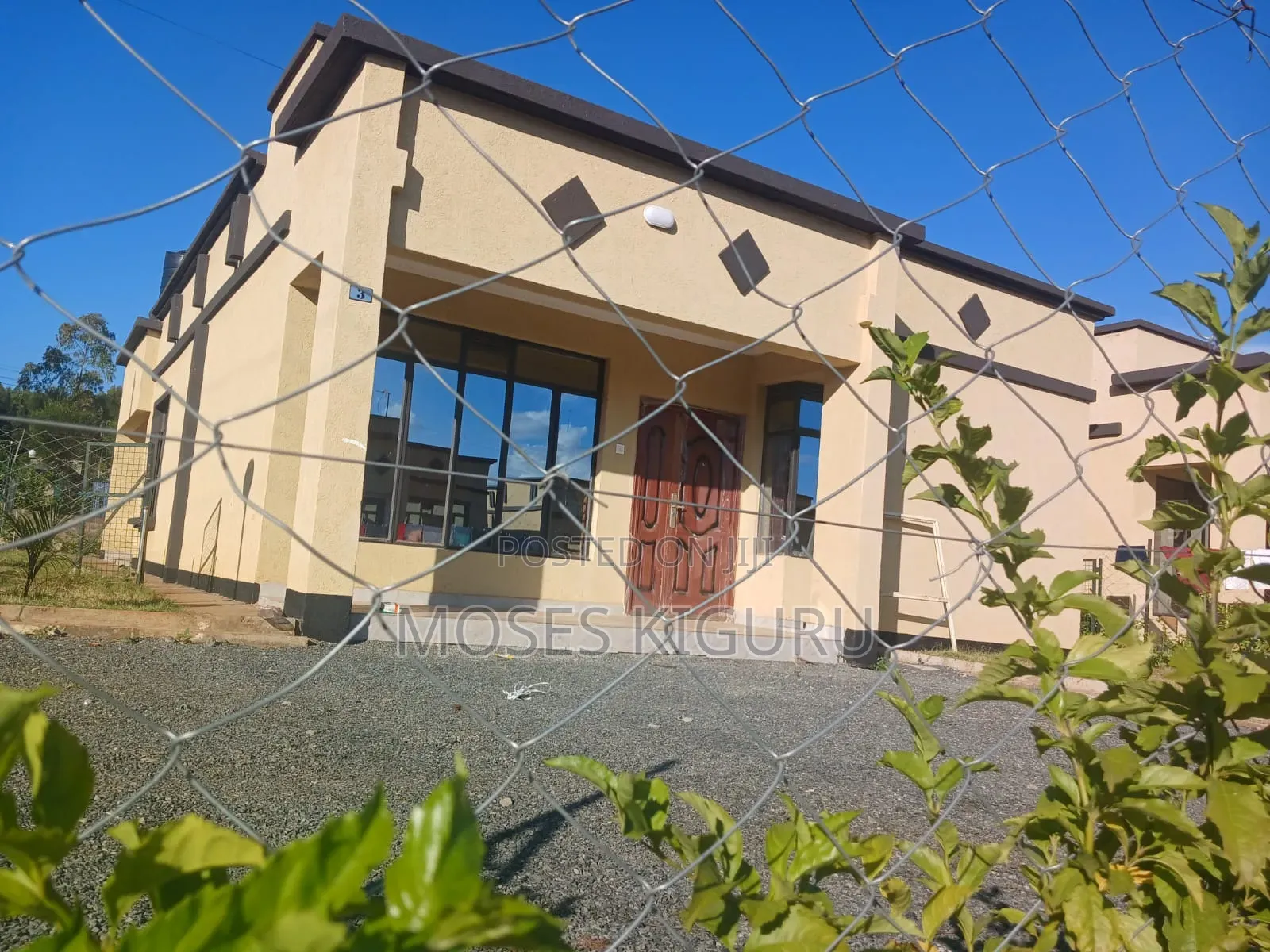 3bdrm Bungalow in Kimunyu, Kenyatta Road / Theta for sale