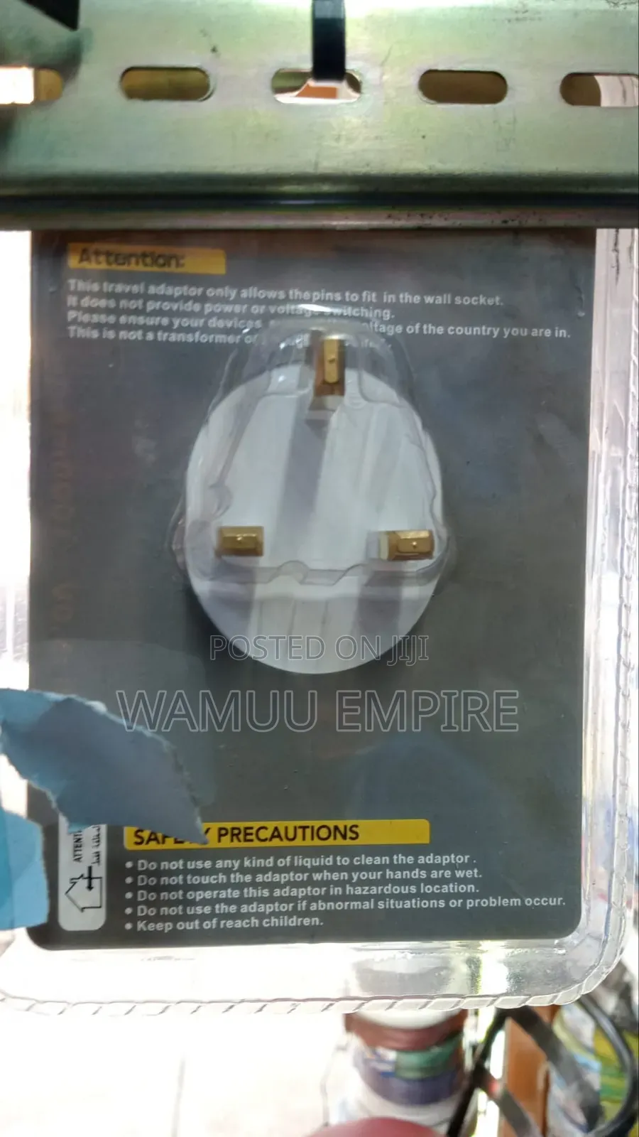 Nk-823 Universal Travel Adaptor