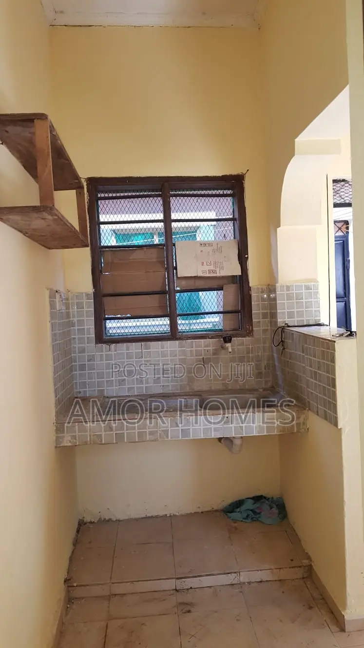 1bdrm Bedsitter in Montana, Mshomoroni for rent