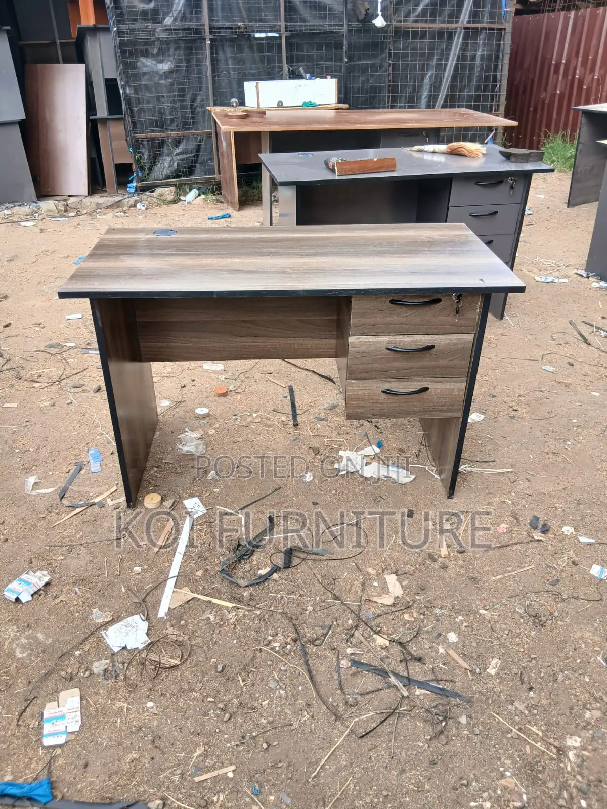 Office Desk : 
0.9-Meter American Walnut Office Desk