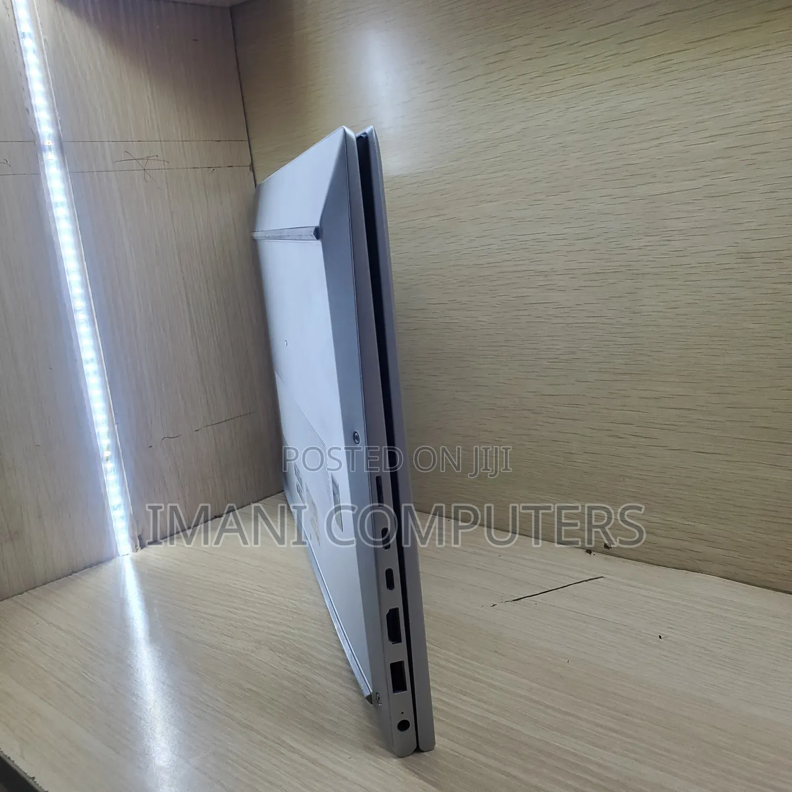 New Laptop HP EliteBook 845 G8 8GB AMD Ryzen 3 SSD 256GB