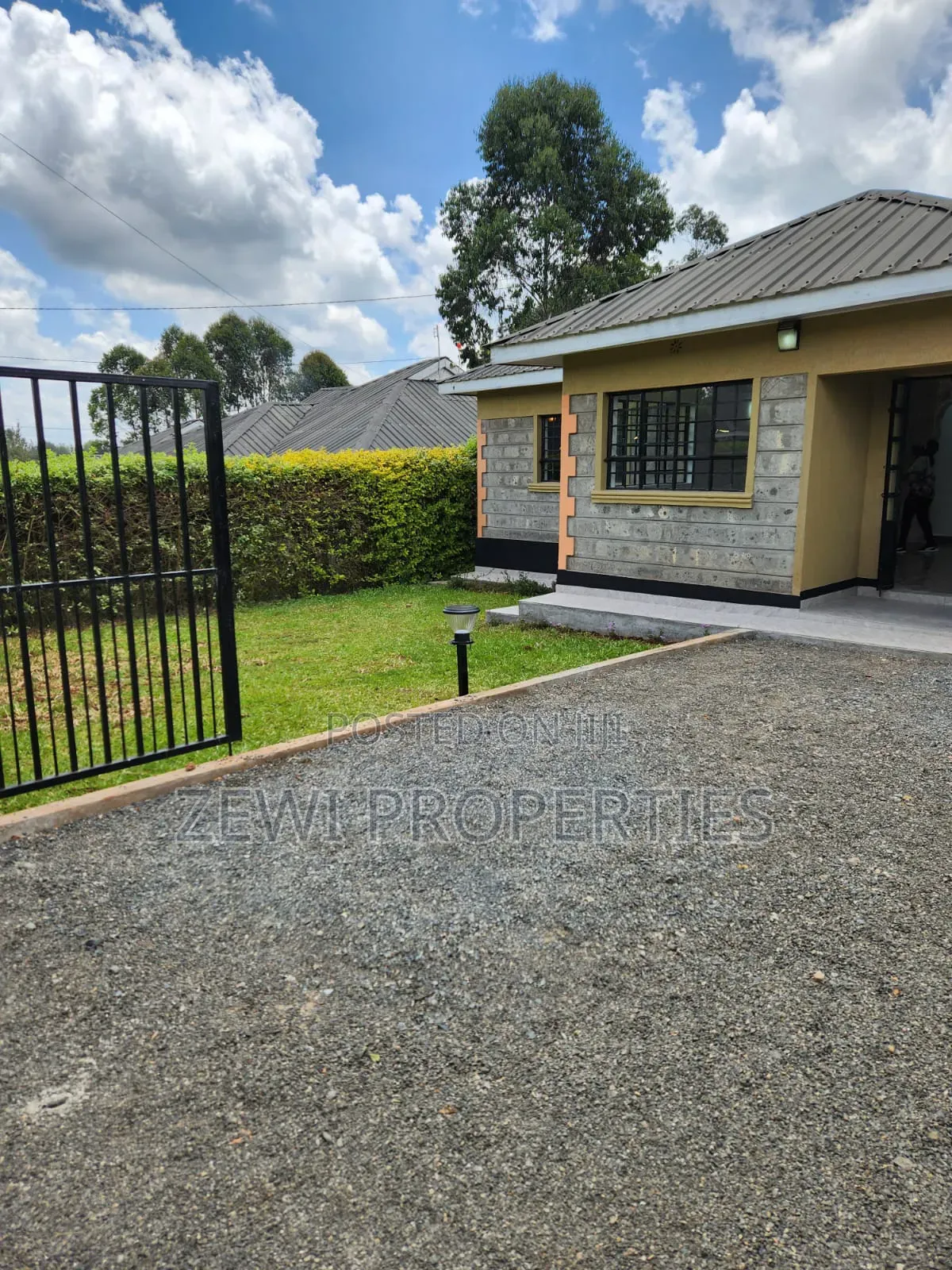 3bdrm Bungalow in Upper Matasia for sale