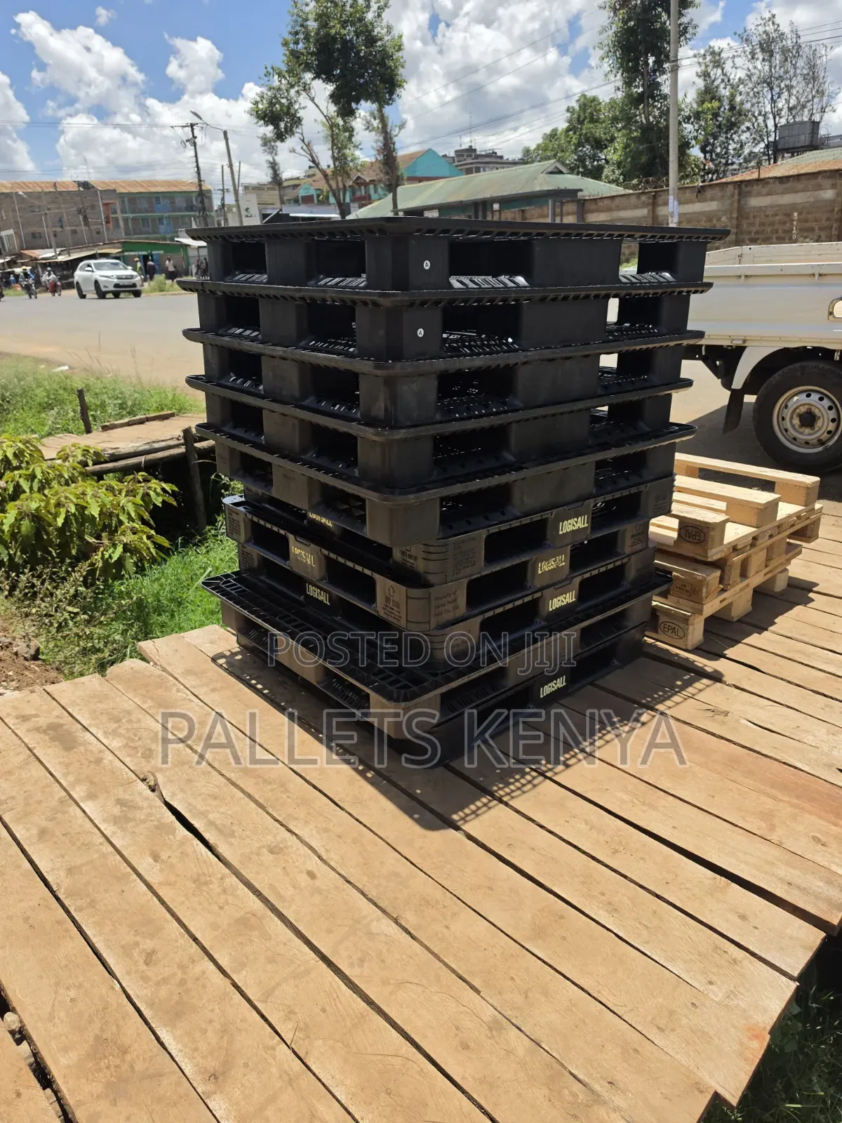 Plastic Pallets-Strong Built for Heavy Load Performance.08