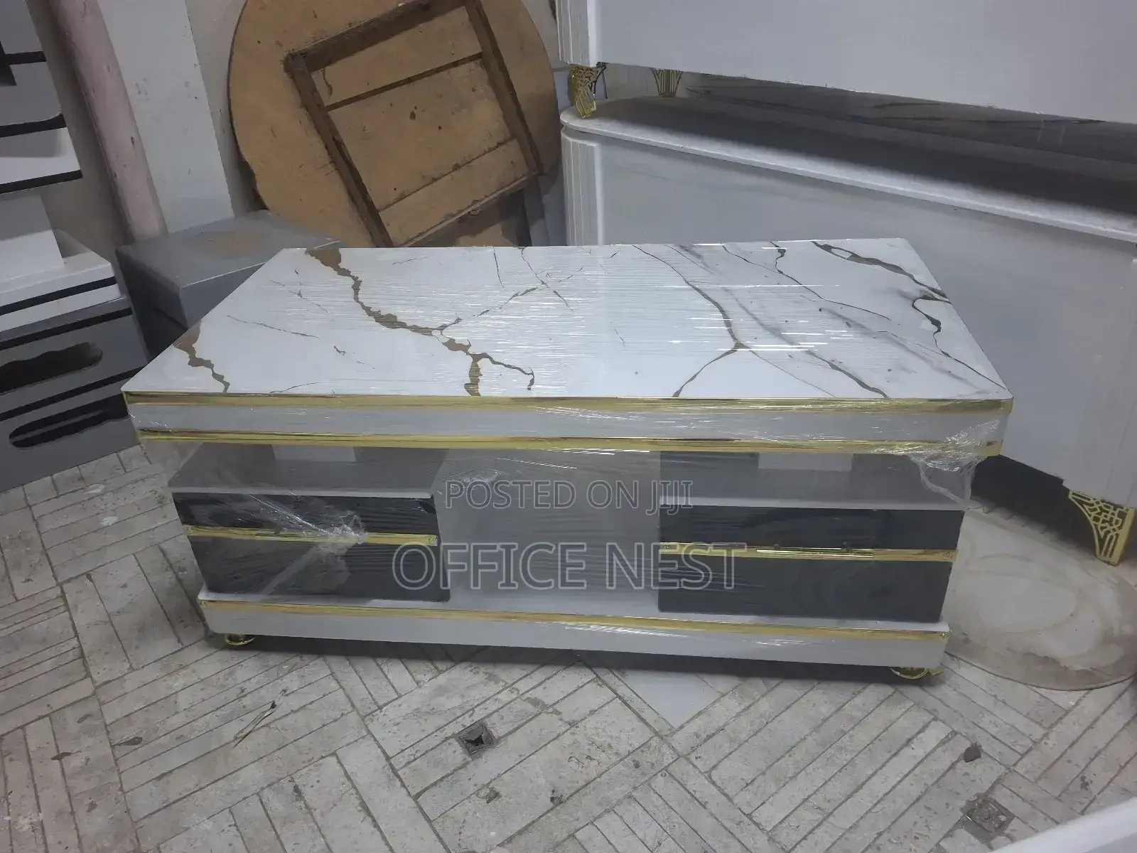 Coffee Table With 2 Drawes