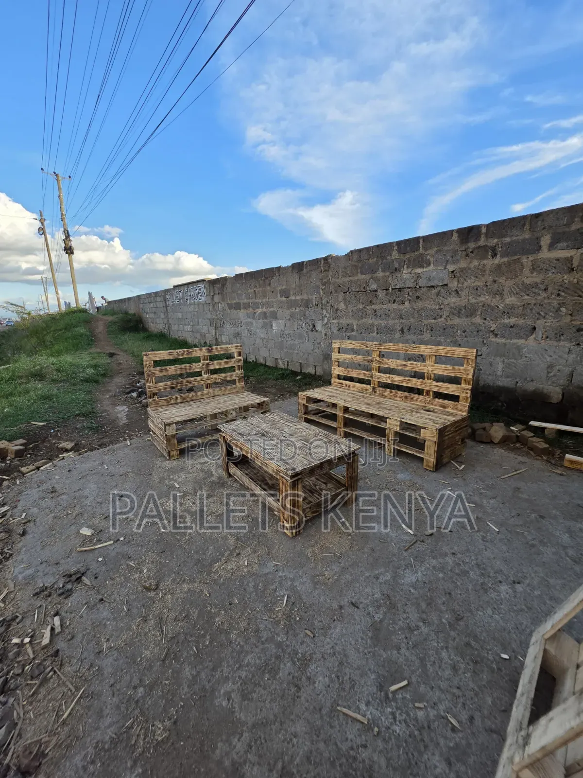 Pallet Seat -5 Seater With Coffee Table Rustic Natural Finish 02