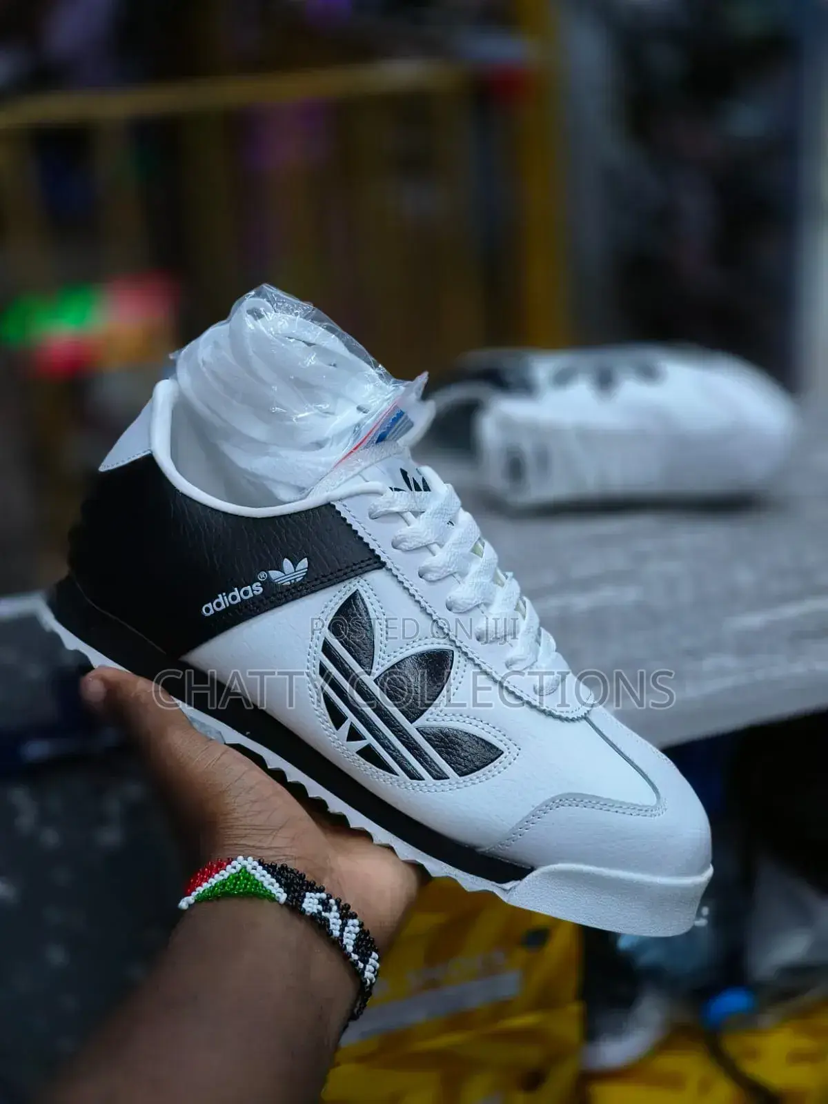 Men Adidas Samoa 
Sneakers Sizes 40 to 45