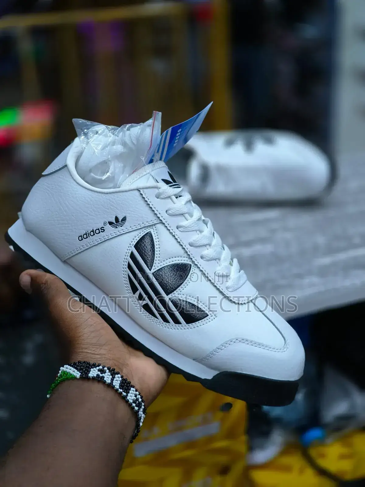 Men Adidas Samoa 
Sneakers Sizes 40 to 45