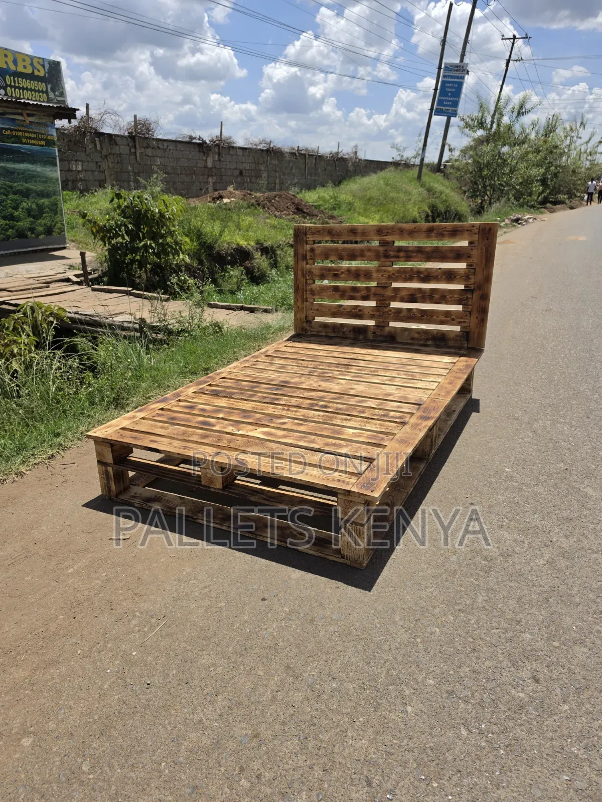 4×6 Pallet Bed- Rustic Durable Wooden Design.02