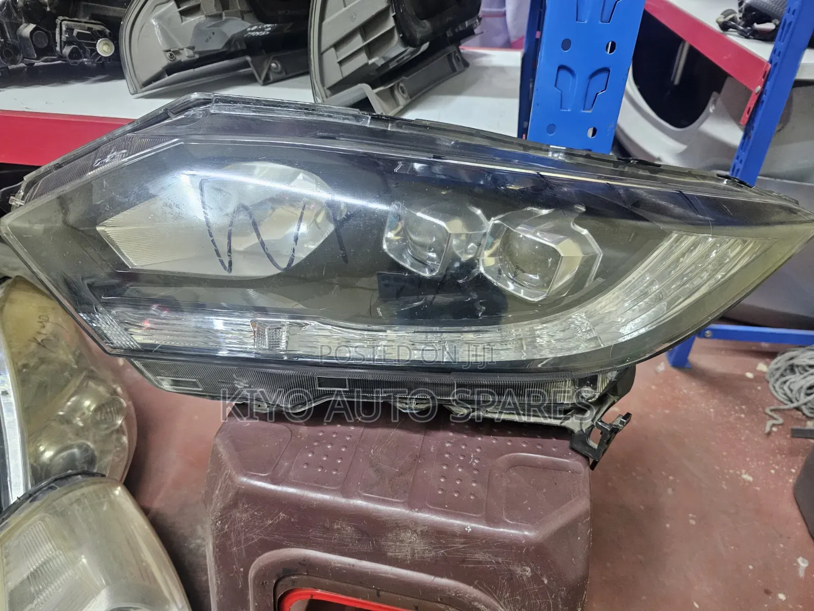 Honda Vezel Headlight