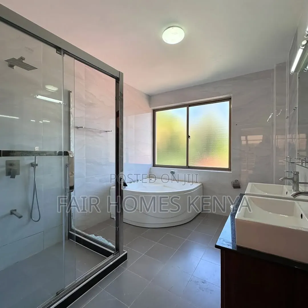 5bdrm Townhouse / Terrace in Chalbi Drive, Muthangari for rent