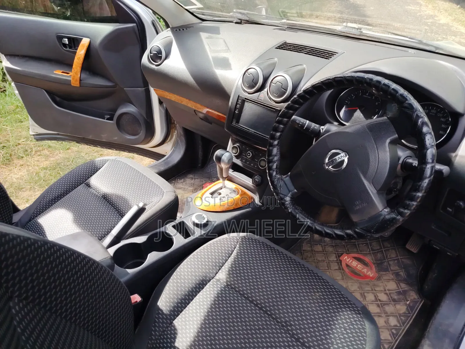 Nissan Dualis 2012 Silver