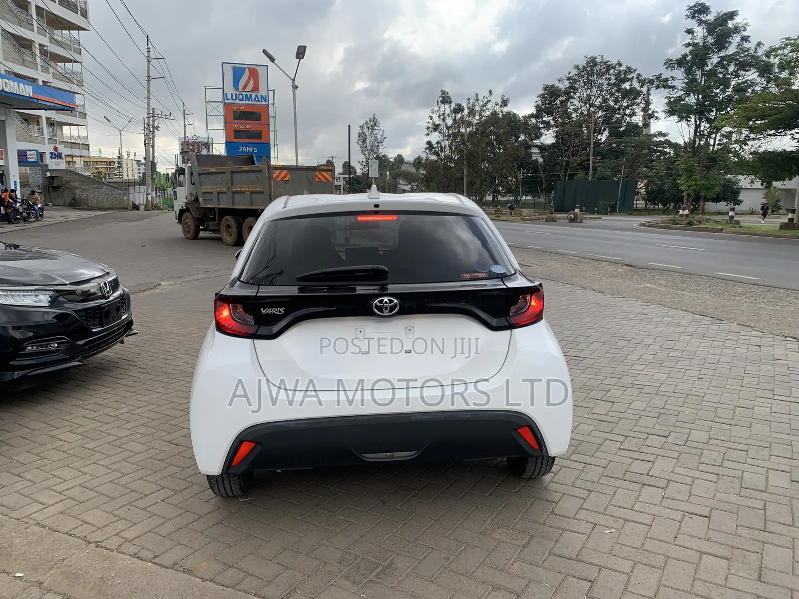 Toyota Yaris 1.5 Sedan L 2020 White