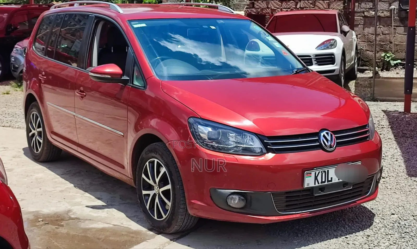 Volkswagen Touran 2016 Red