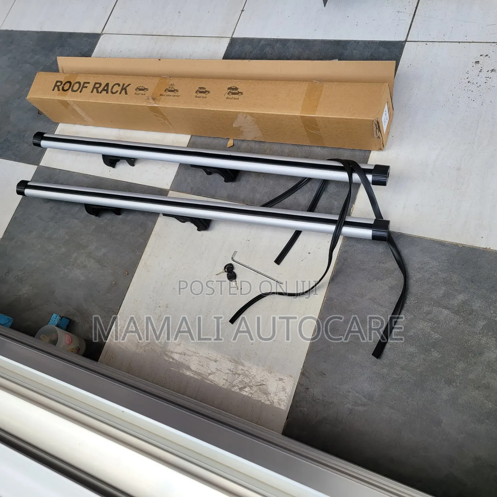 Universal Clamp Roof Crossbars for Vehicles
