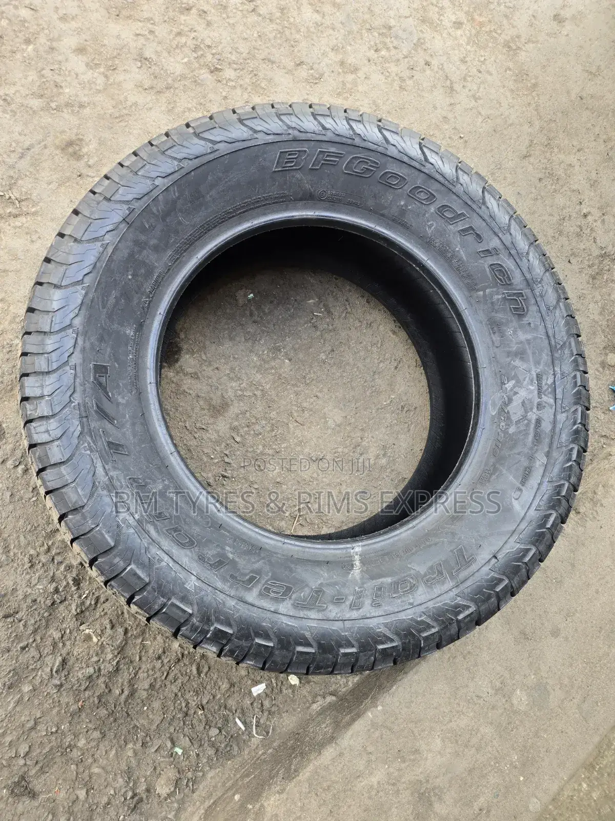 285 /60 R18 Bf Goodrich Tyres (All Terrein) U.S.A.