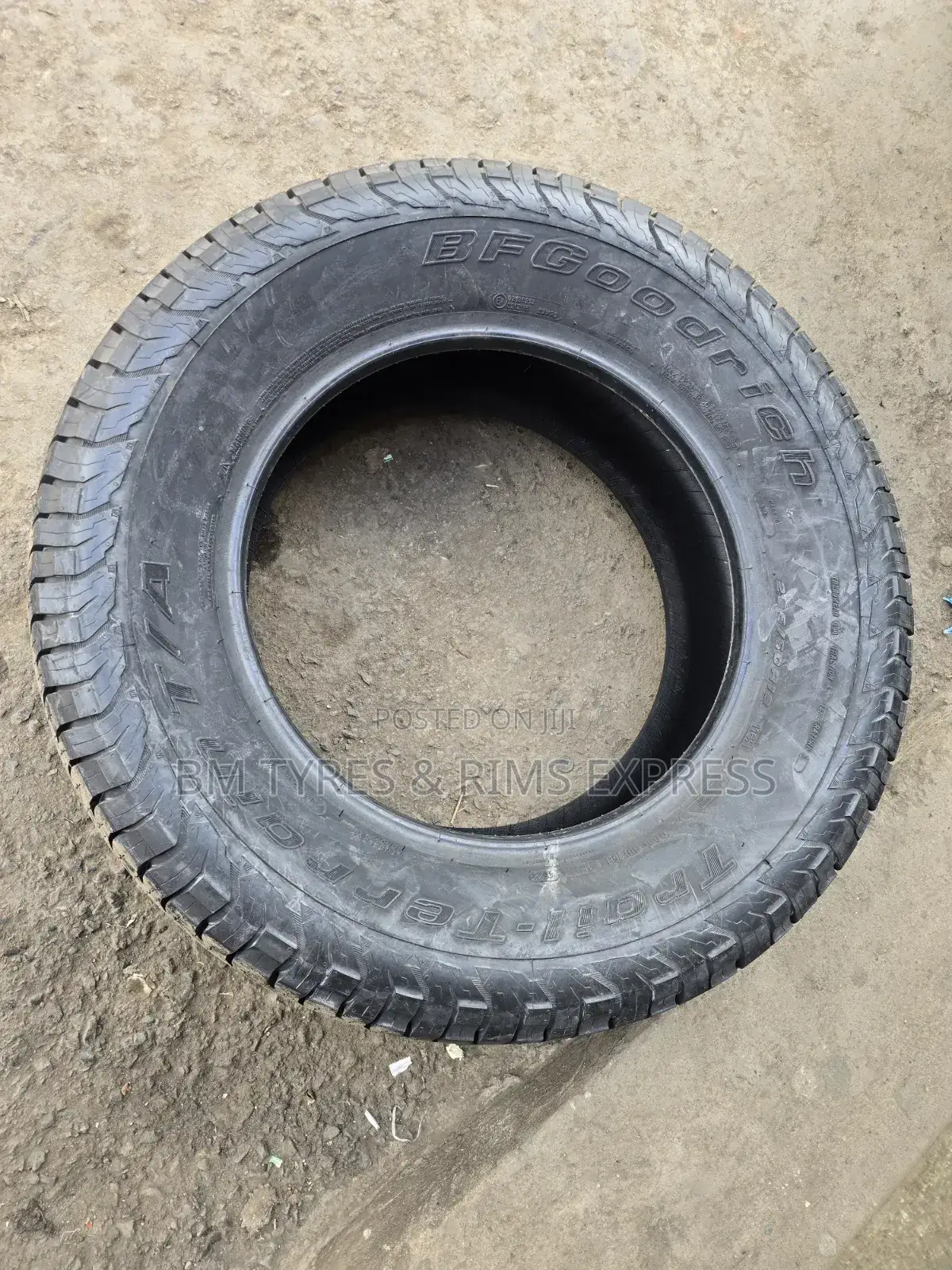 285 /60 R18 Bf Goodrich Tyres (All Terrein) U.S.A.