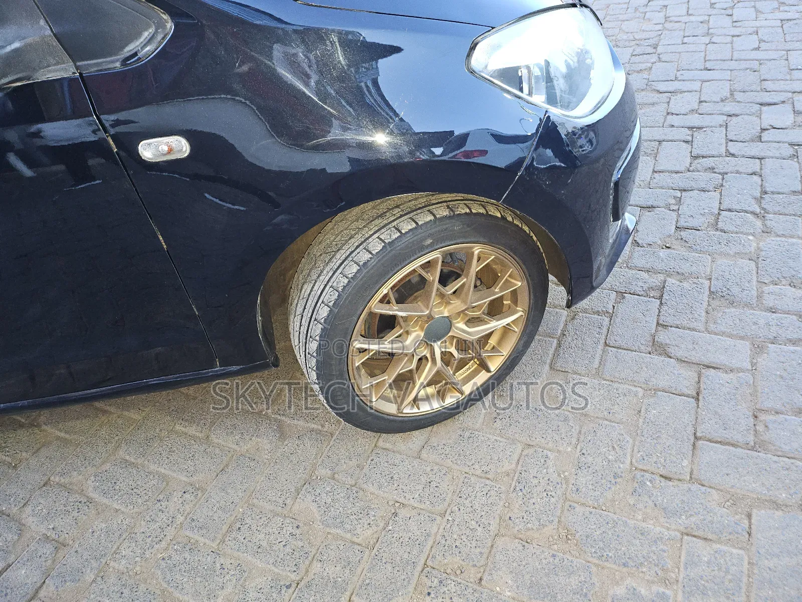 Volkswagen Up 2016 Black