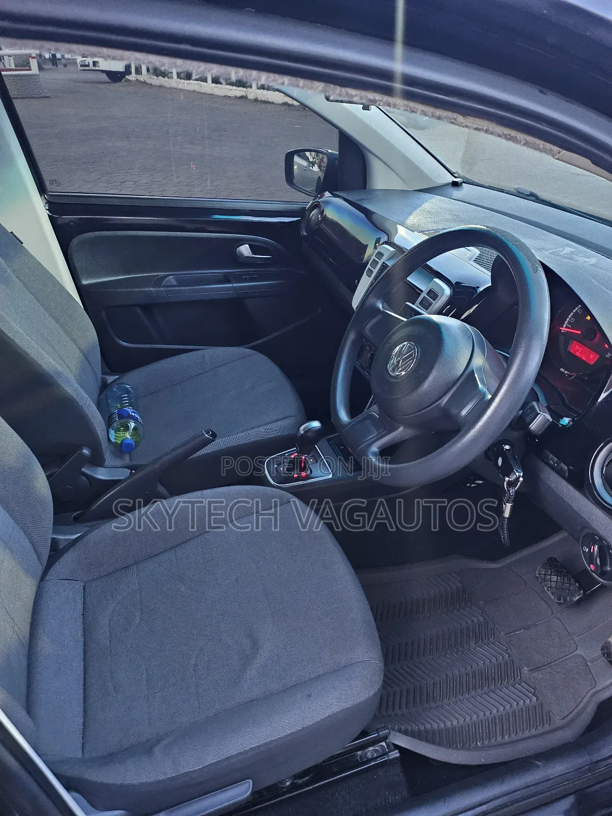 Volkswagen Up 2016 Black