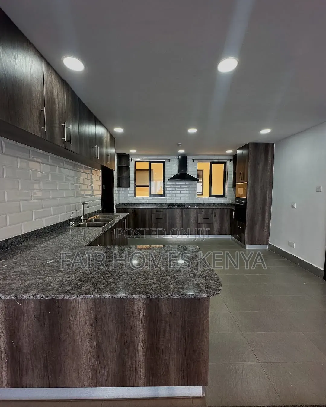 4bdrm Duplex in Valley Arcade for rent