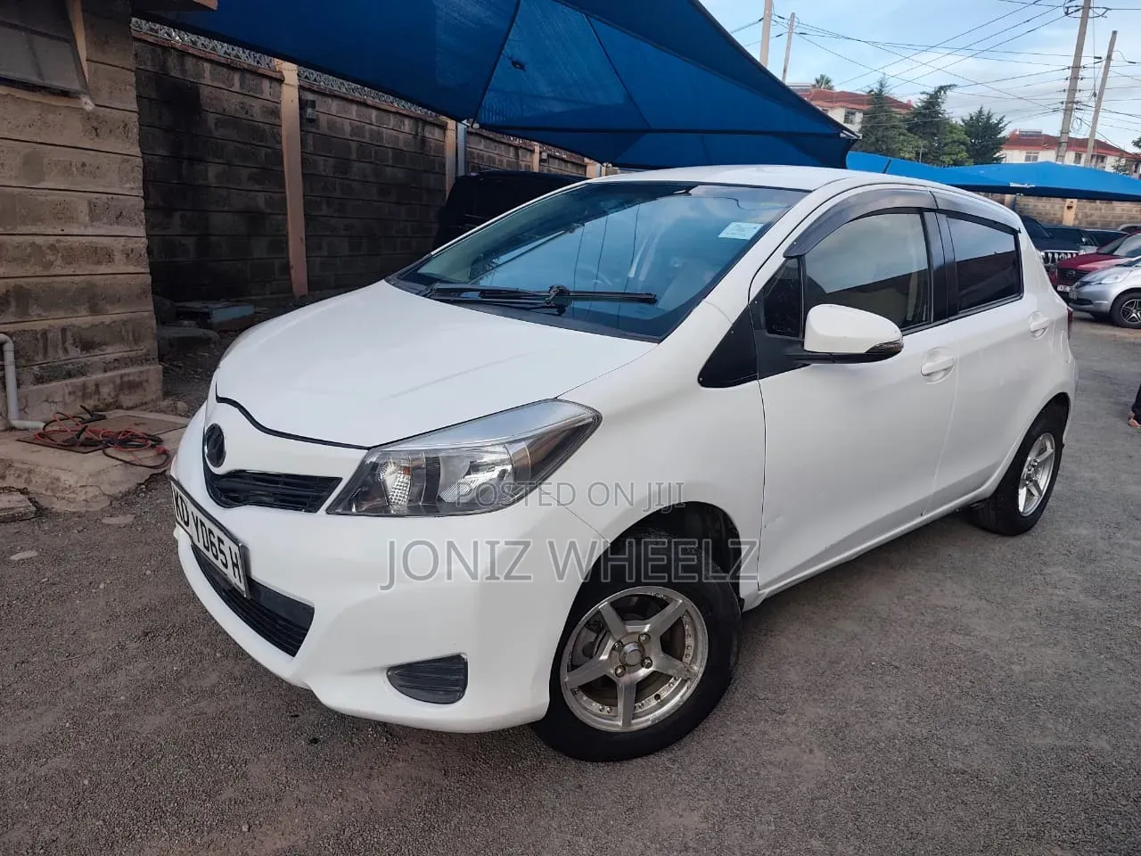 Toyota Vitz 2014 White